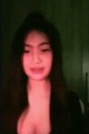 Bokep Indo - Eve Alodia Hot Spek MILF Idola Banget Menonjol Instagram - Poster